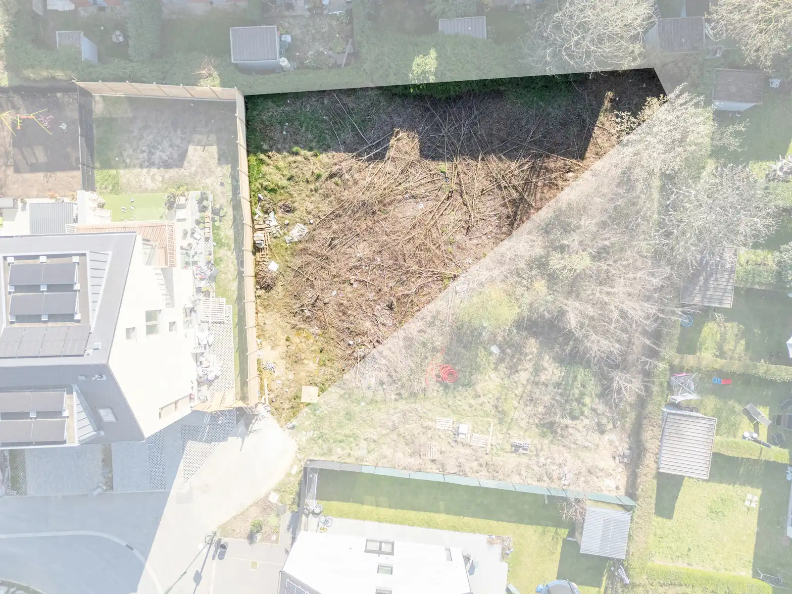 Ruim perceel van 428m² in rustige en gegeerde verkaveling foto {{pictureIndex}}