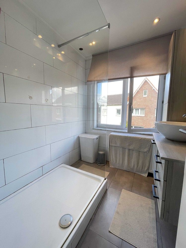 Instapklare gezinswoning met diepe tuin foto 17