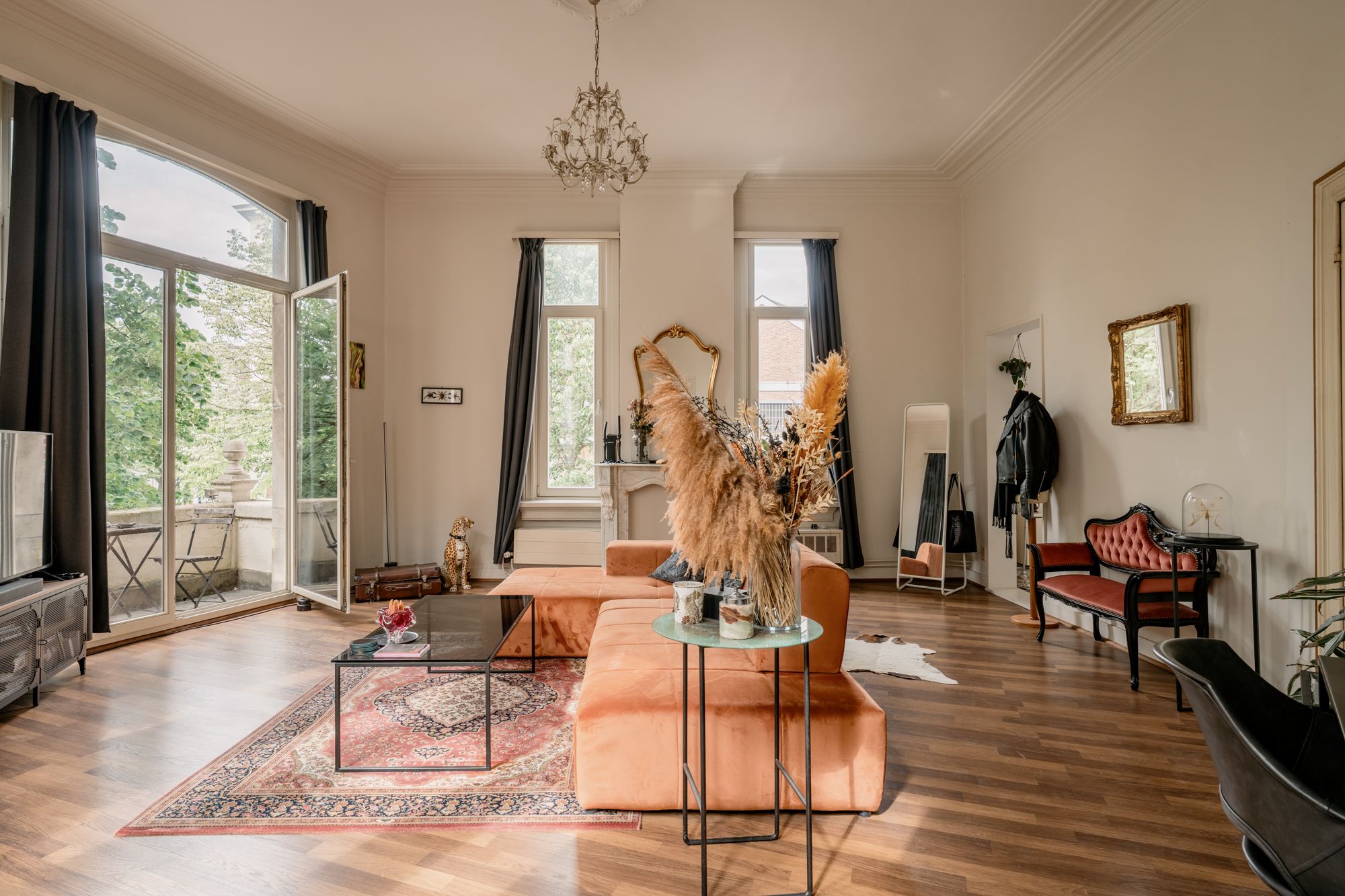 Eclectisch appartement in opvallend hoekgebouw ‘Den Wolf’ op Zurenborg foto 3