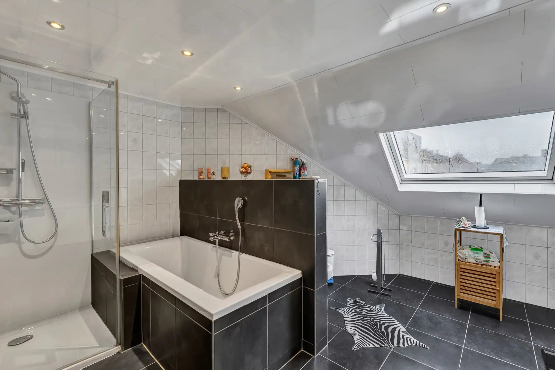 Instapklare HOB met 3 slaapkamers, garage en zonnige tuin foto 13