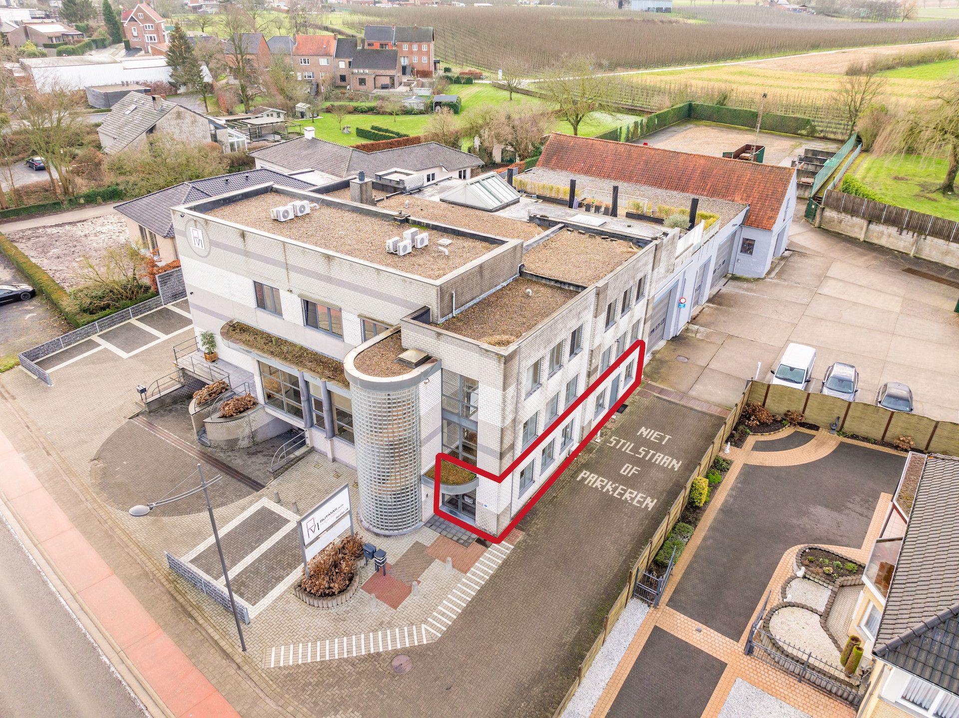 GEBOUW BESTAANDE UIT APP, 3 KANTOORVLOEREN & WERKPLAATS TE BILZEN. foto 32