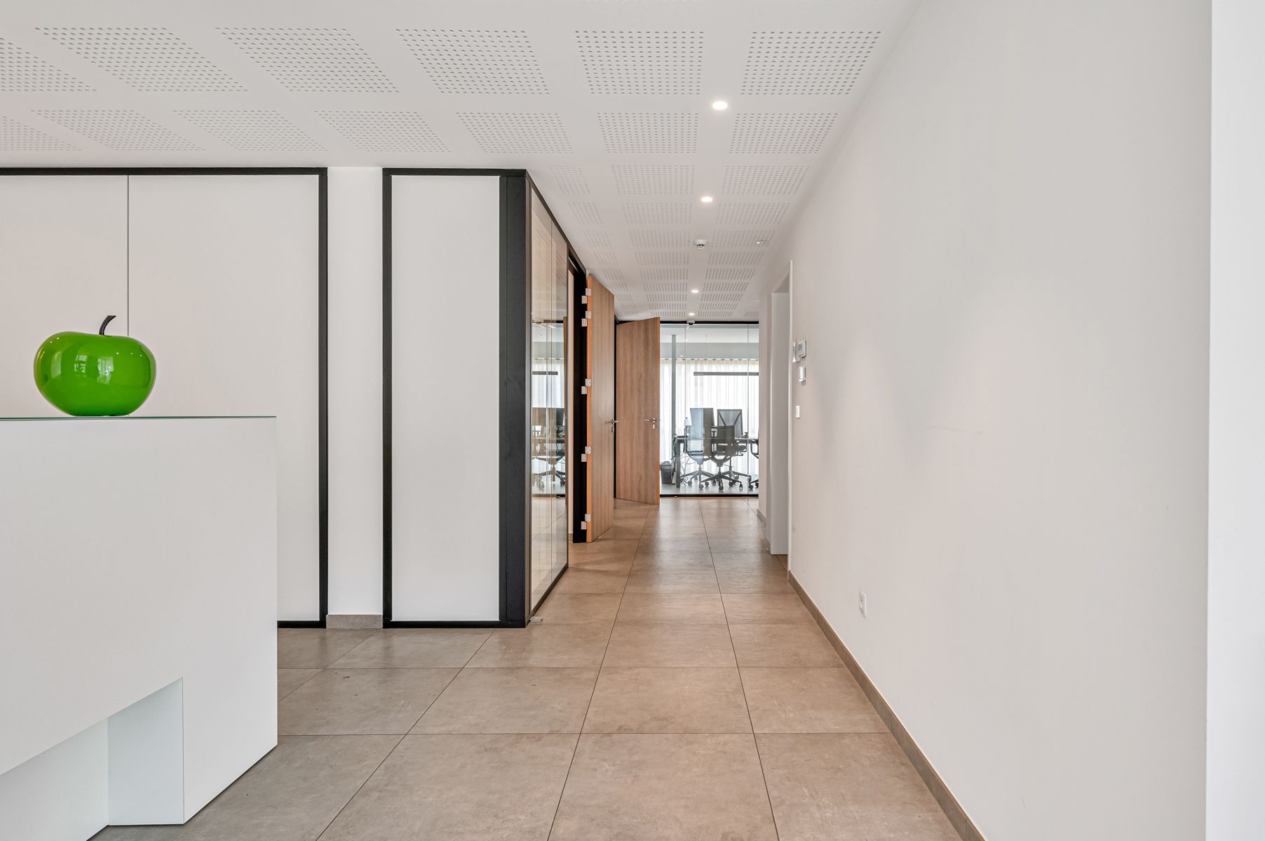 Moderne en zichtbare kantoorruimte op toplocatie foto 9