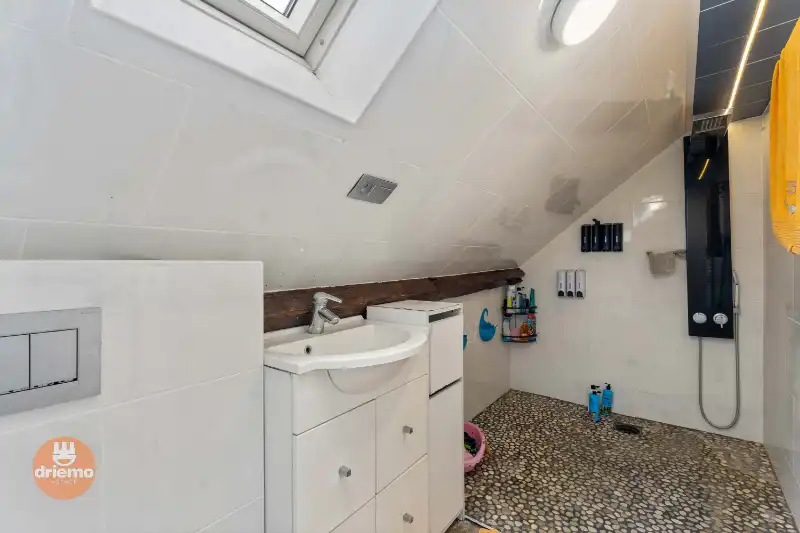 Gezellige 3 slaapkamer woning met ruime tuin en terras foto 14