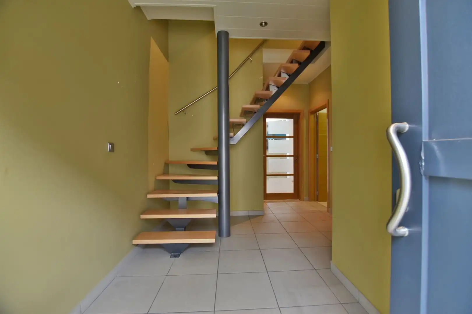 Gezellige instapklare woning met garage en tuin te Hamme centrum foto 2