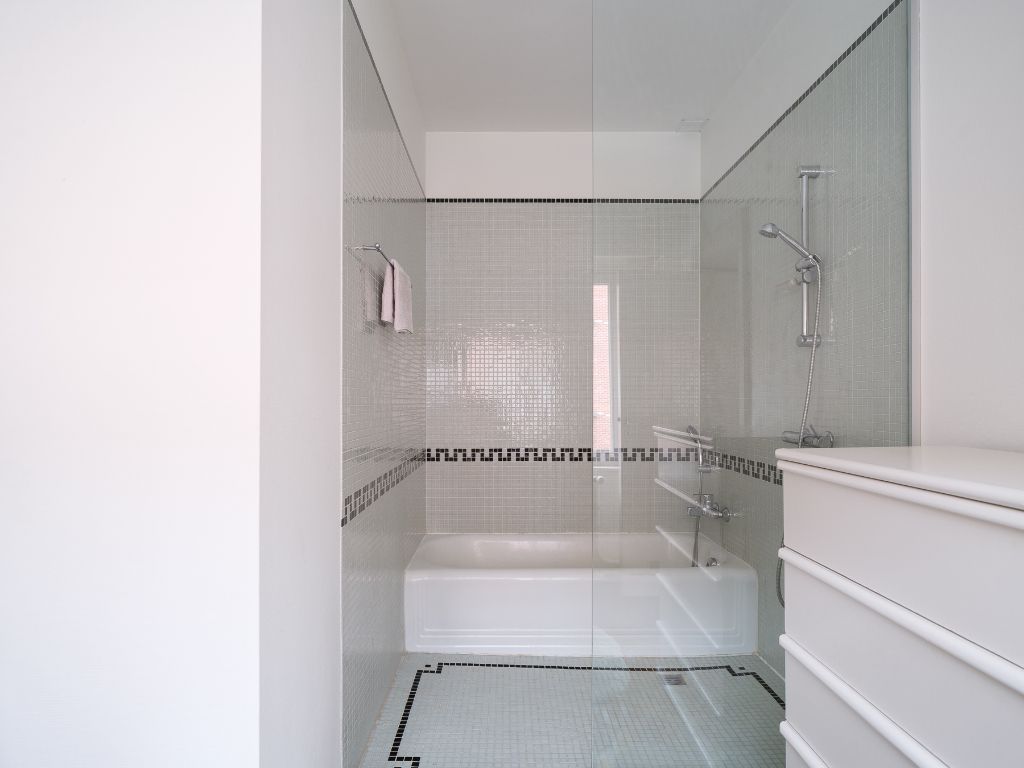 Bijzonder ruime & karaktervolle burgerwoning met zonnige stadstuin en extra bijwoonst in een hippe en opkomende buurt nabij Dok Noord. foto 23