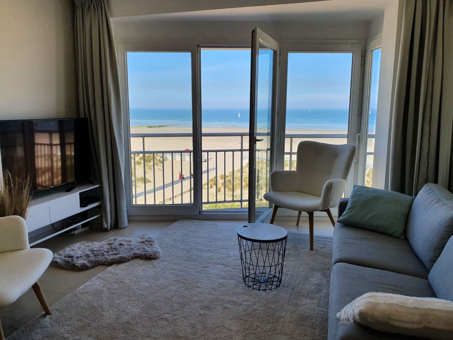 Appartement met prachtig zeezicht op de Zeedijk te Nieuwpoort foto 2