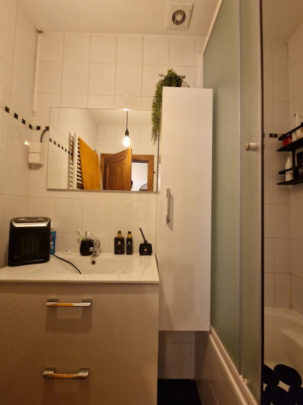 Handelspand met uitzonderlijke visibiliteit & ruim appartement – Toplocatie foto 6