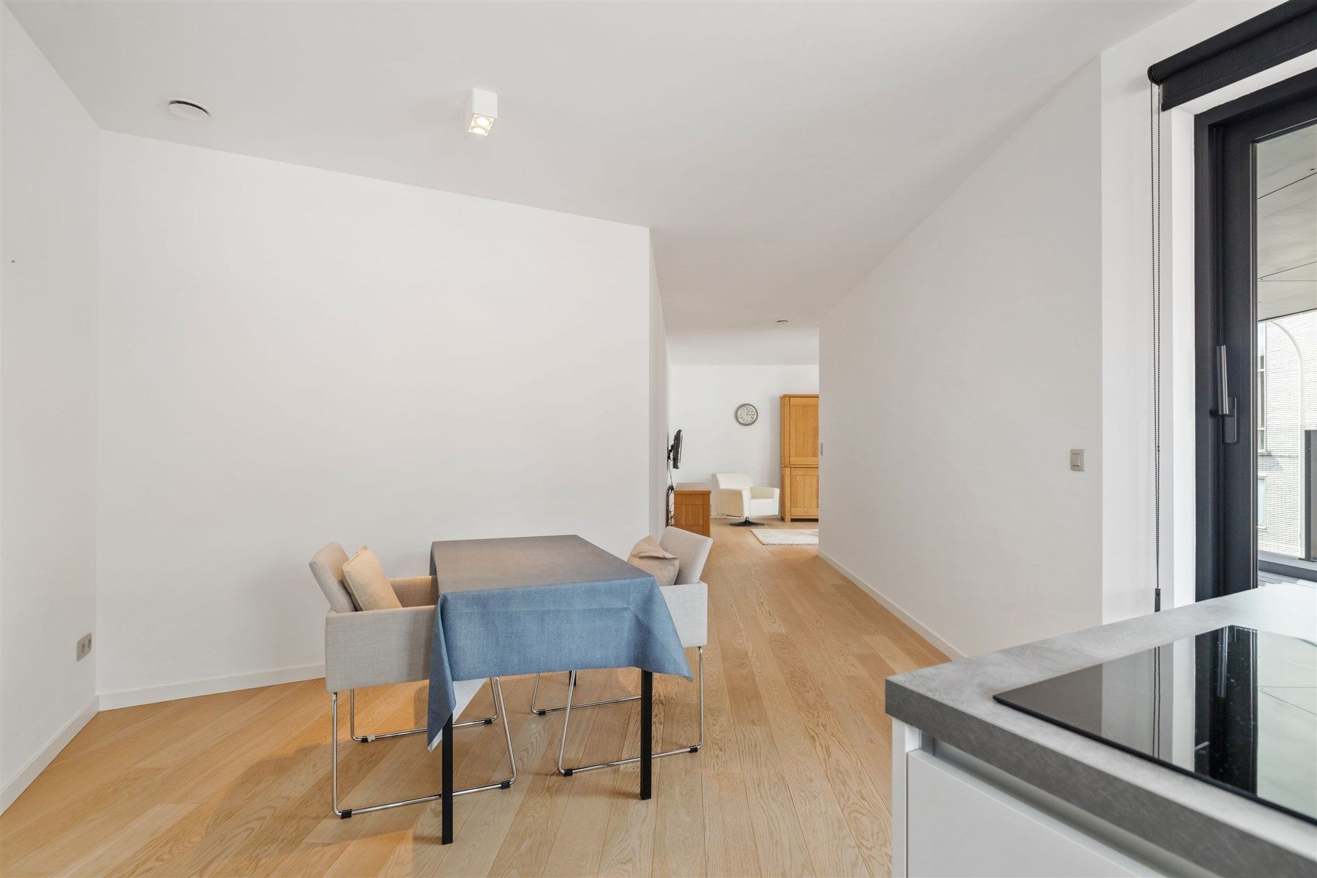 Instapklaar 1-slaapkamer appartement in het hartje van Beveren foto 11