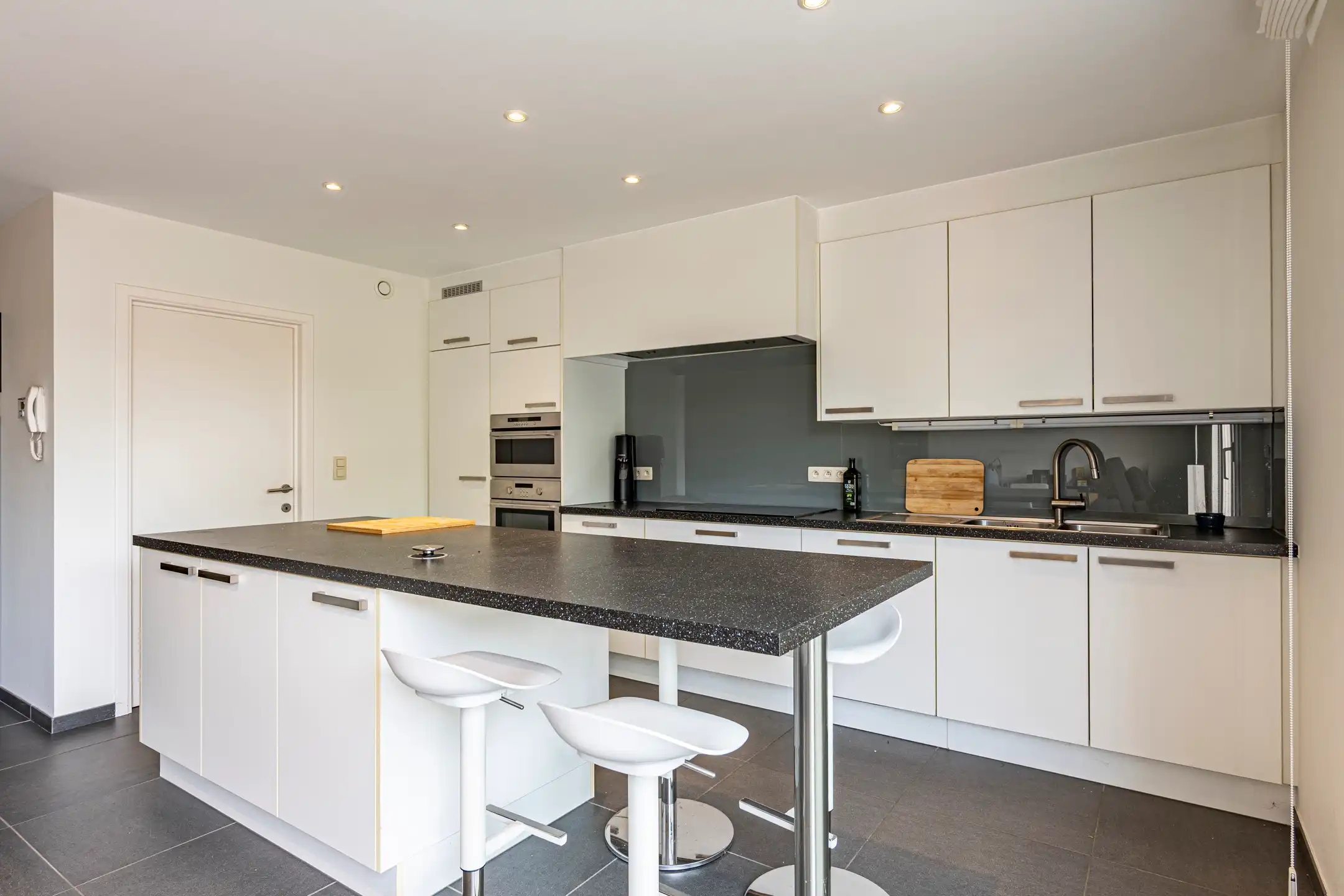 Appartement met 3 ruime slaapkamers en groot terras! foto 4