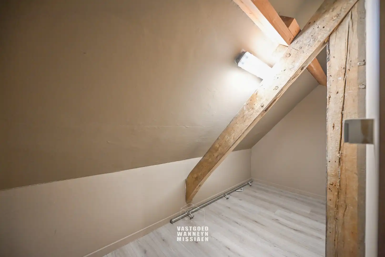 Instapklare woning met 3 slaapkamers en ruime berging/garage in centrum Wingene  foto 24