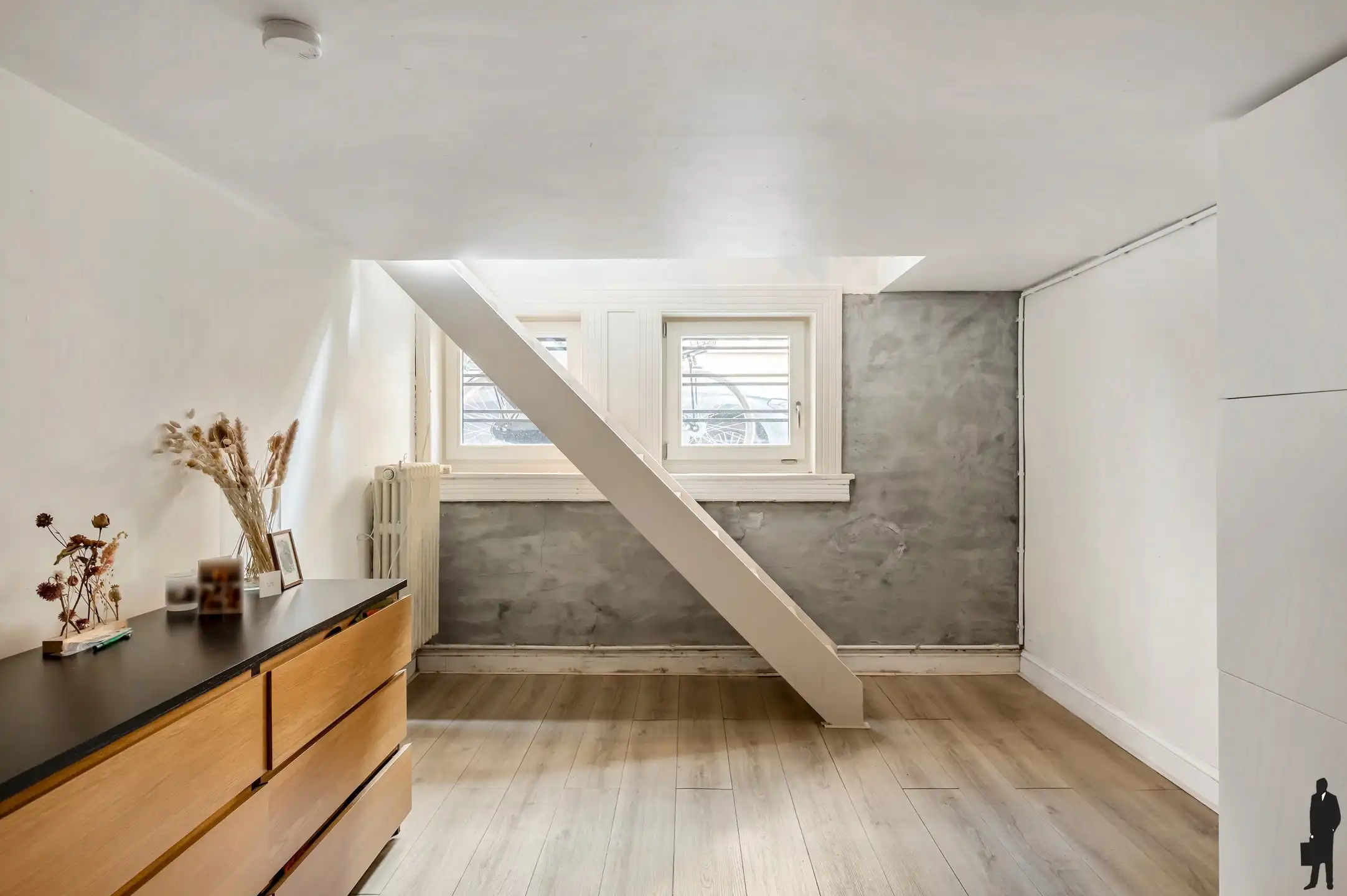 Authentiek appartement met hoge plafonds en terras foto 24