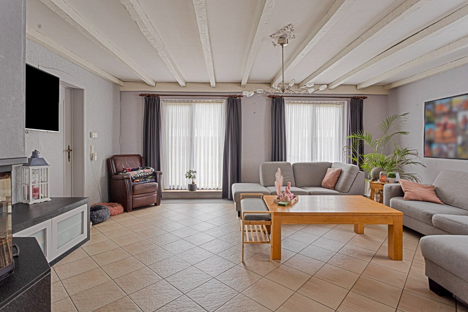 Verzorgde energetische en ruime gelijkvloerse woning ! foto 3