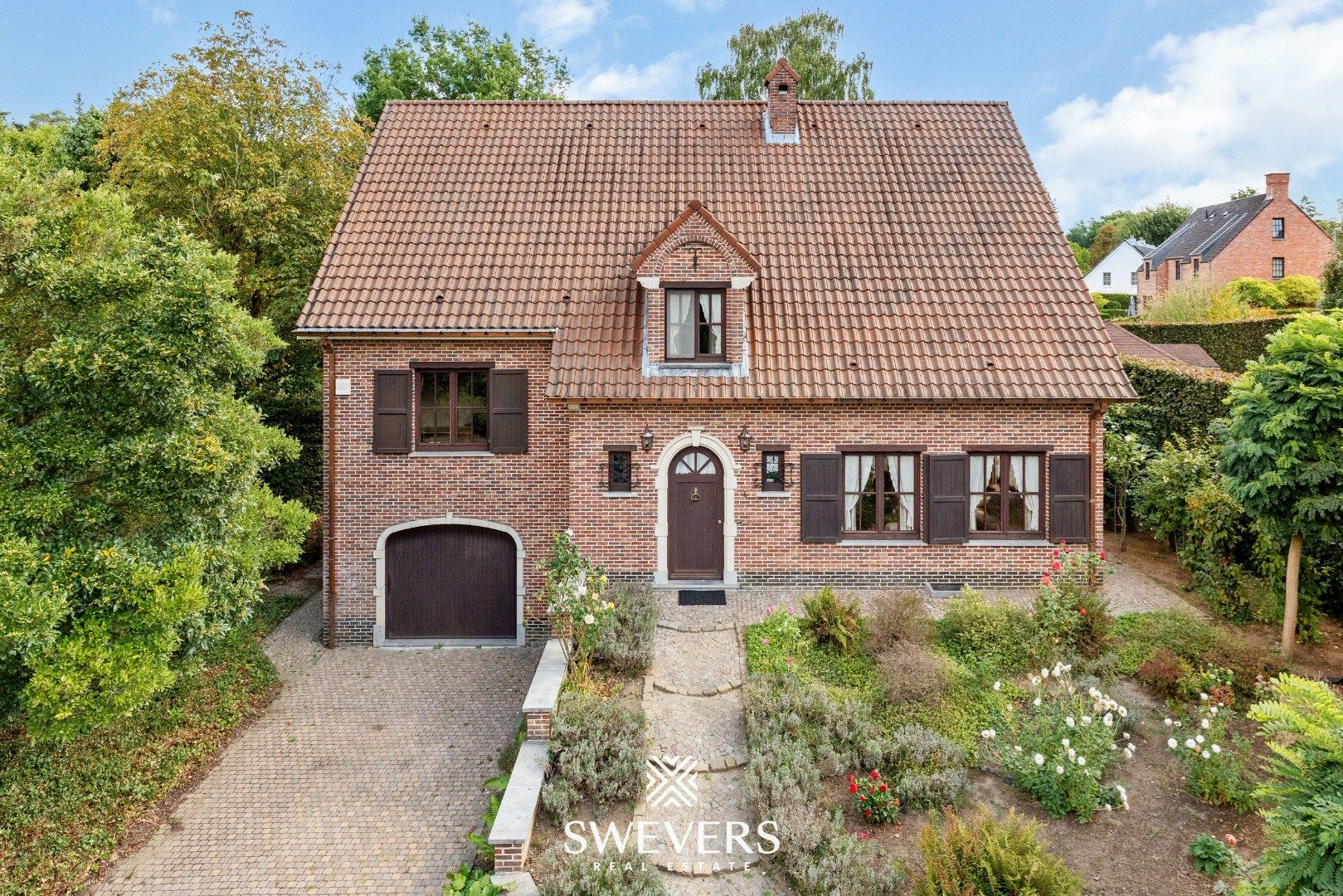 Charmante vrijstaande woning met vijf slaapkamers te Diest foto {{pictureIndex}}