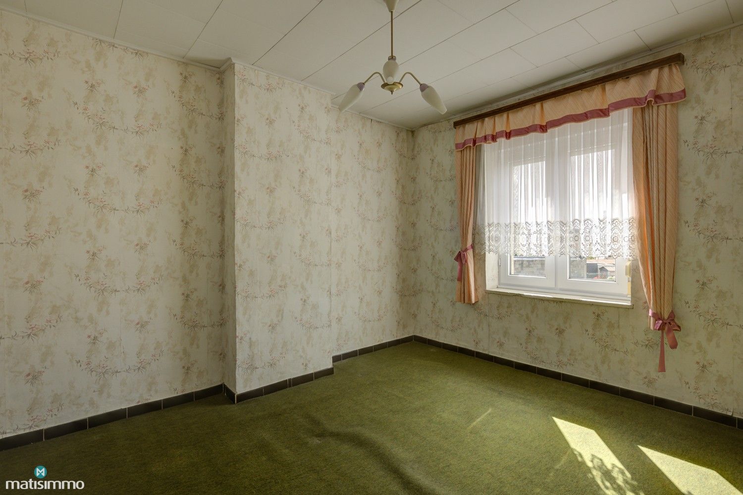 CHARMANTE EN GEZELLIGE WONING MET 4 SLAAPKAMERS, RUIME VRIJSTAANDE GARAGE EN TUIN TE GENK foto 17