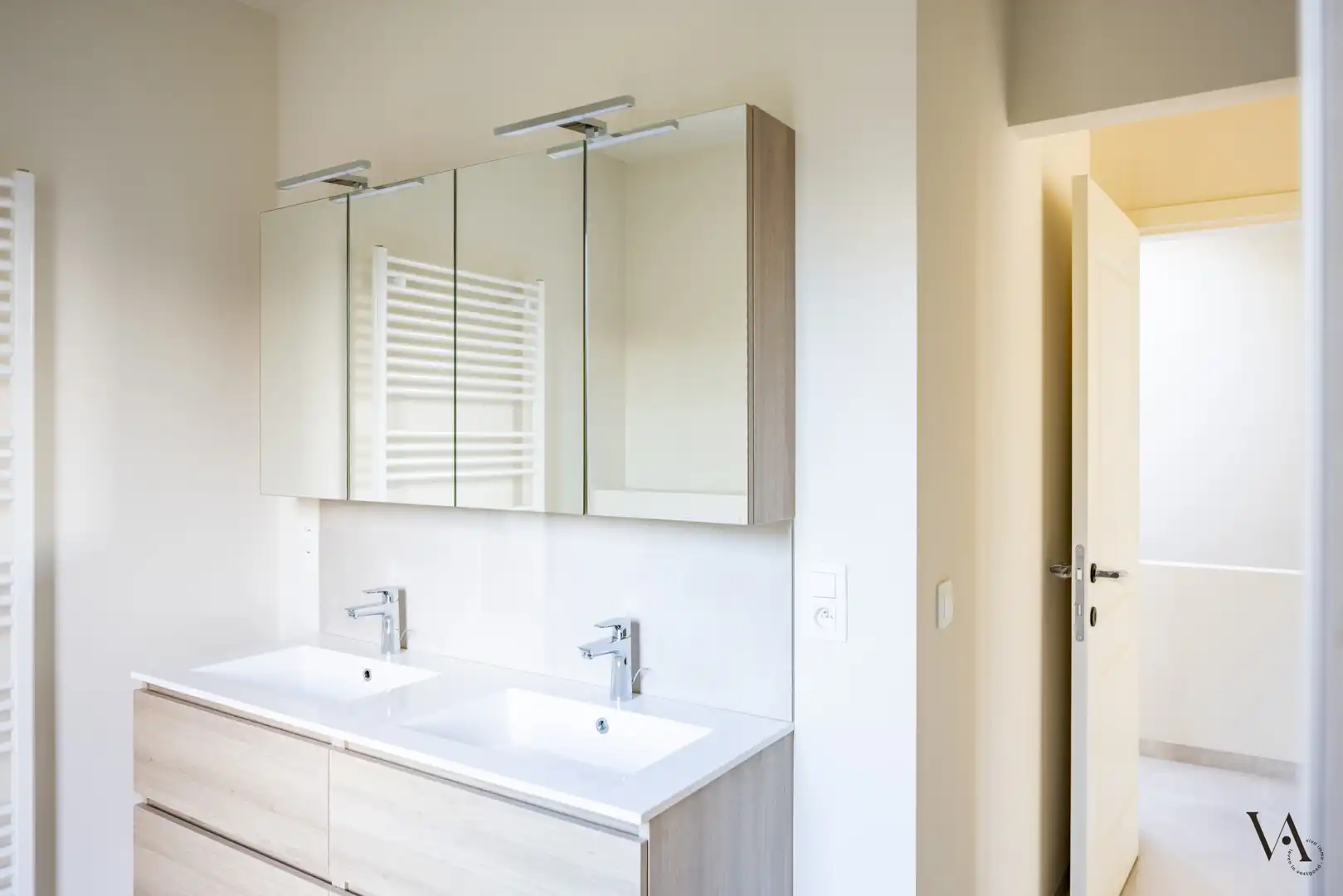 Recente en ruime vernieuwbouwwoning met bijgebouw in Korbeek-Lo foto 12