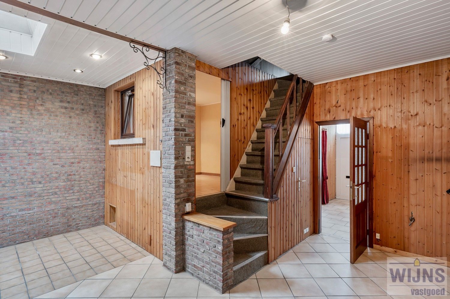 TE RENOVEREN WONING MET ACHTERUITGANG IN HET CENTRUM VAN EMBLEM foto 7