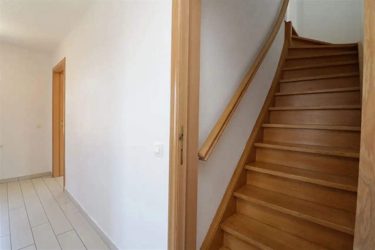 Recente woning met drie slaapkamers en garage op rustige locatie foto 22