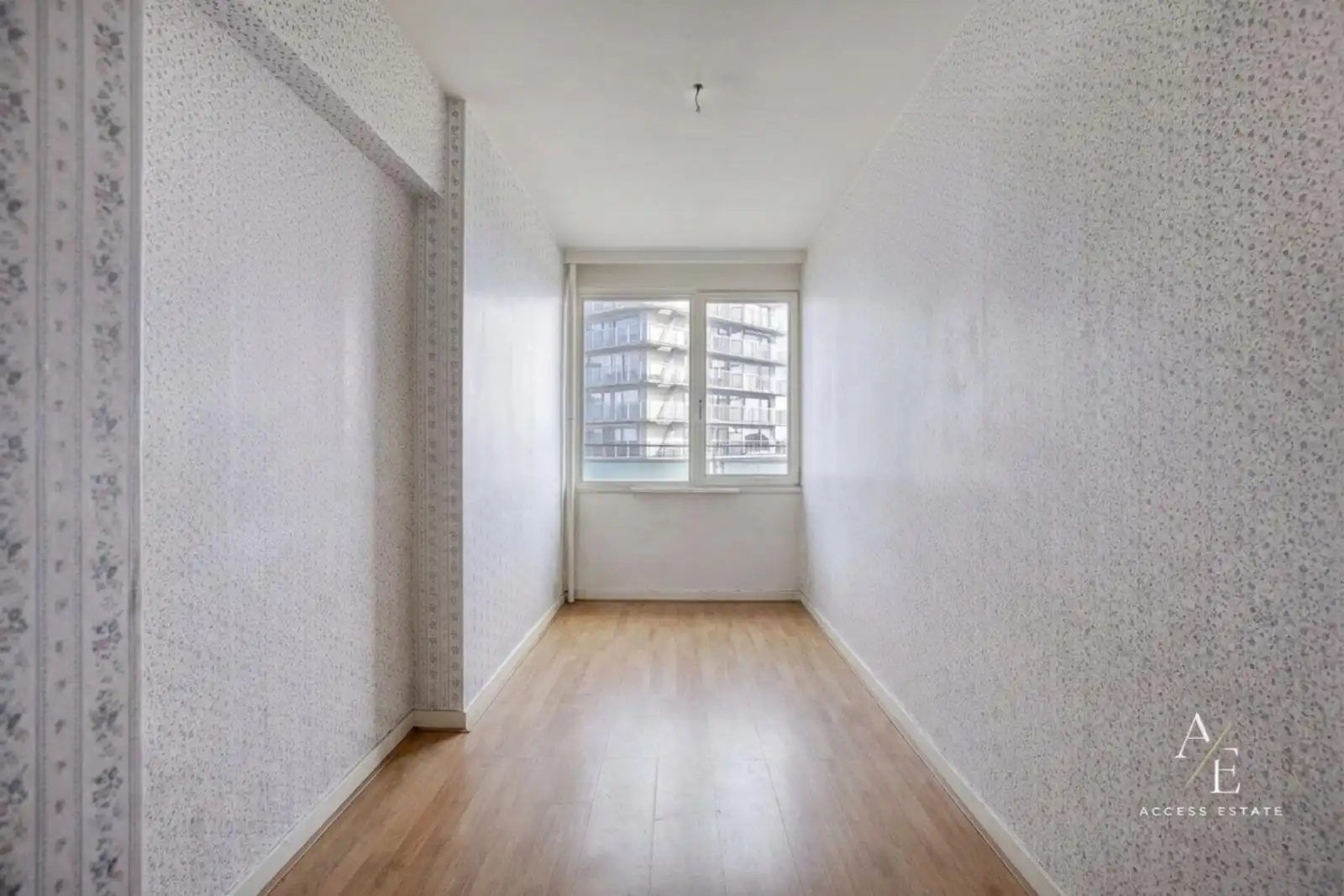 GENT - Te renoveren appartement (2slk.) met ruime leefruimte en groot terras dat uitkijkt over het stadscentrum foto 7
