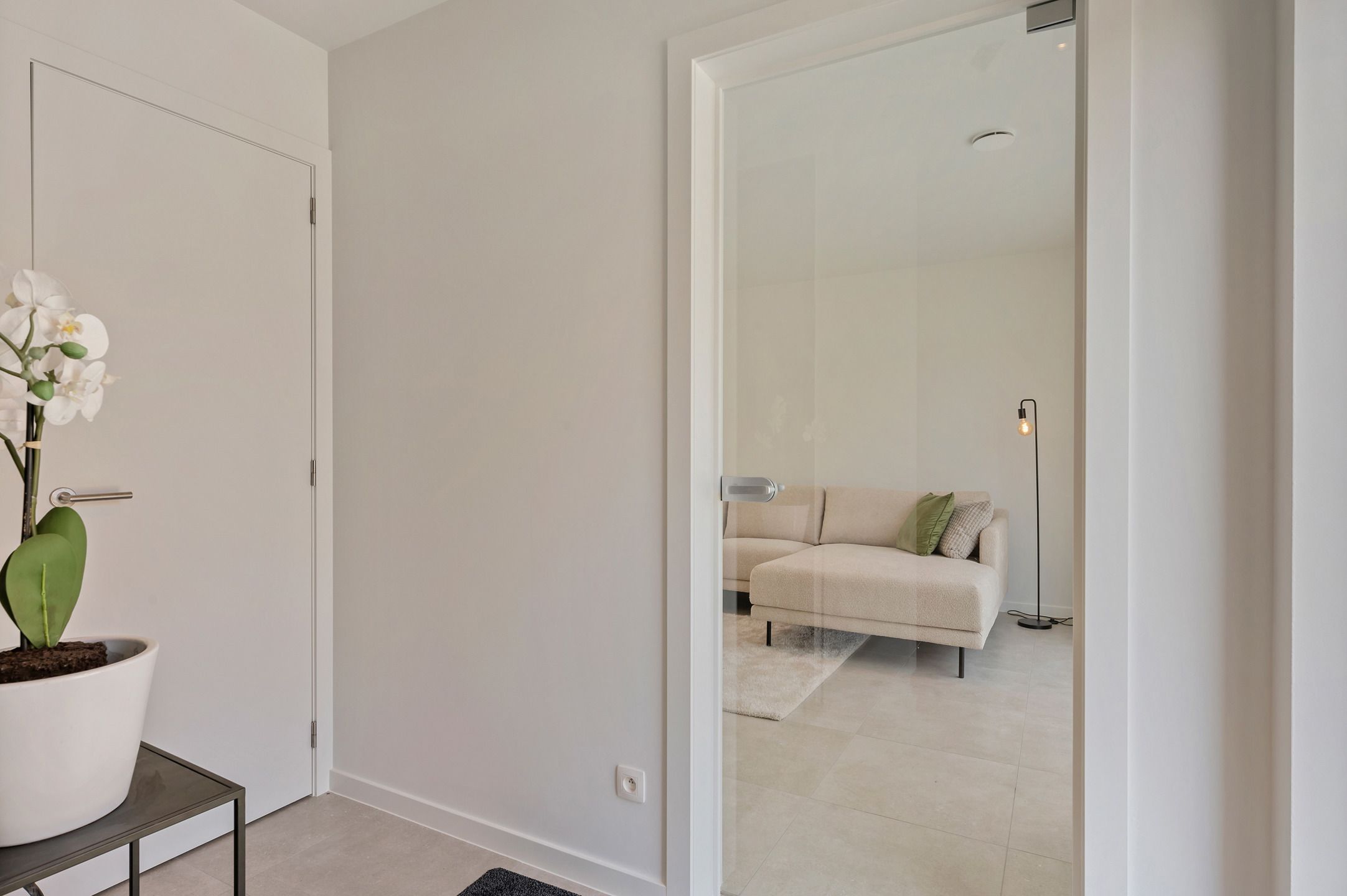 Woningen met 3 slpk, parking, bijgebouw en west tuin foto 5