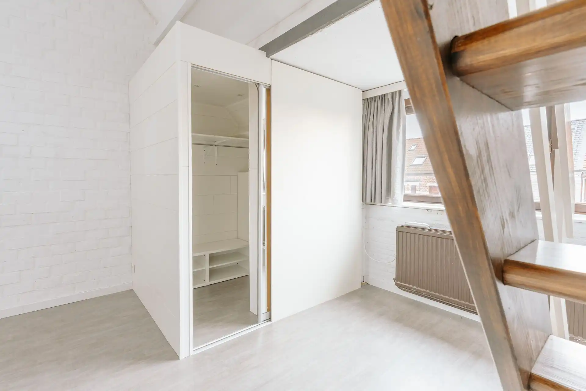 Karaktervolle bel-étage met grote tuin foto 14