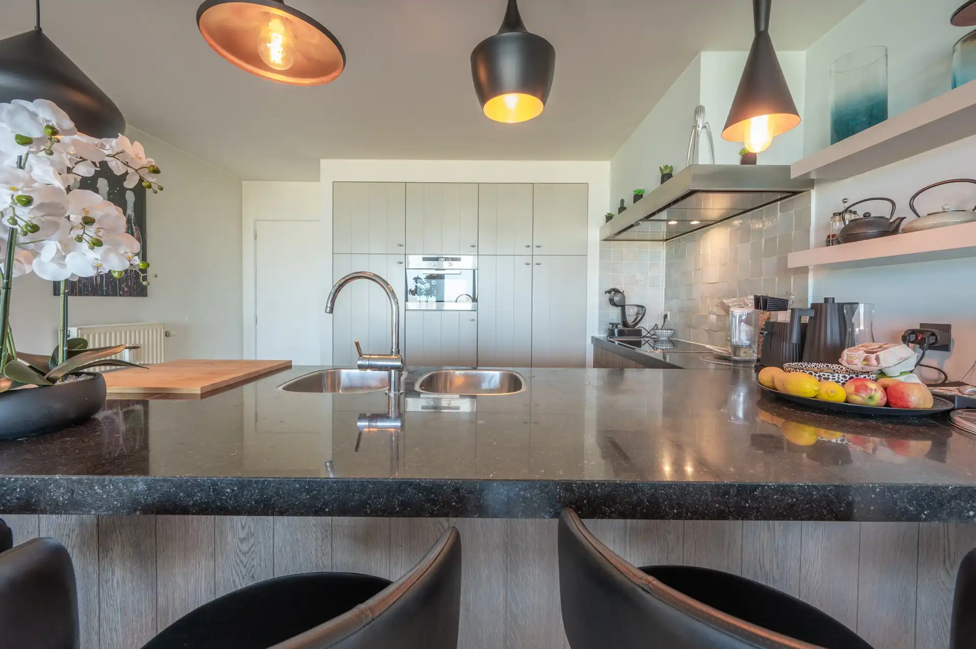 Duplex van 166 m² met frontaal zeezicht en verhuurd gelijkvloers op de Zeedijk in Heist foto 9
