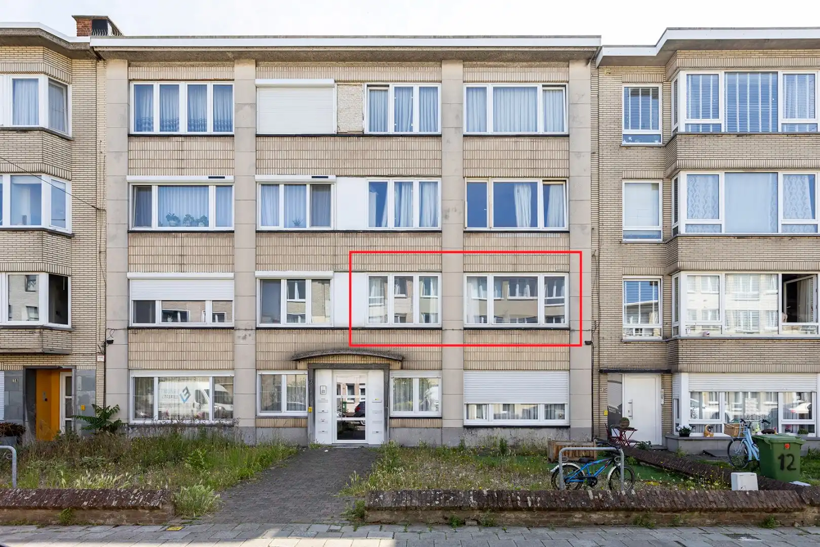 Instapklaar 3-slaapkamer appartement met terras! foto 9