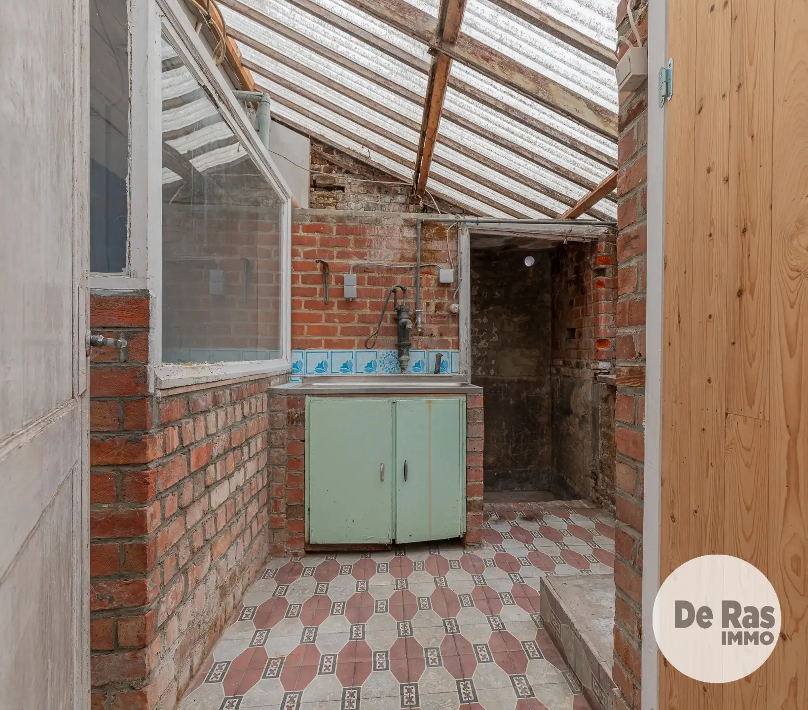 OOSTERZELE - Te renoveren woning met tal van mogelijkheden foto 9