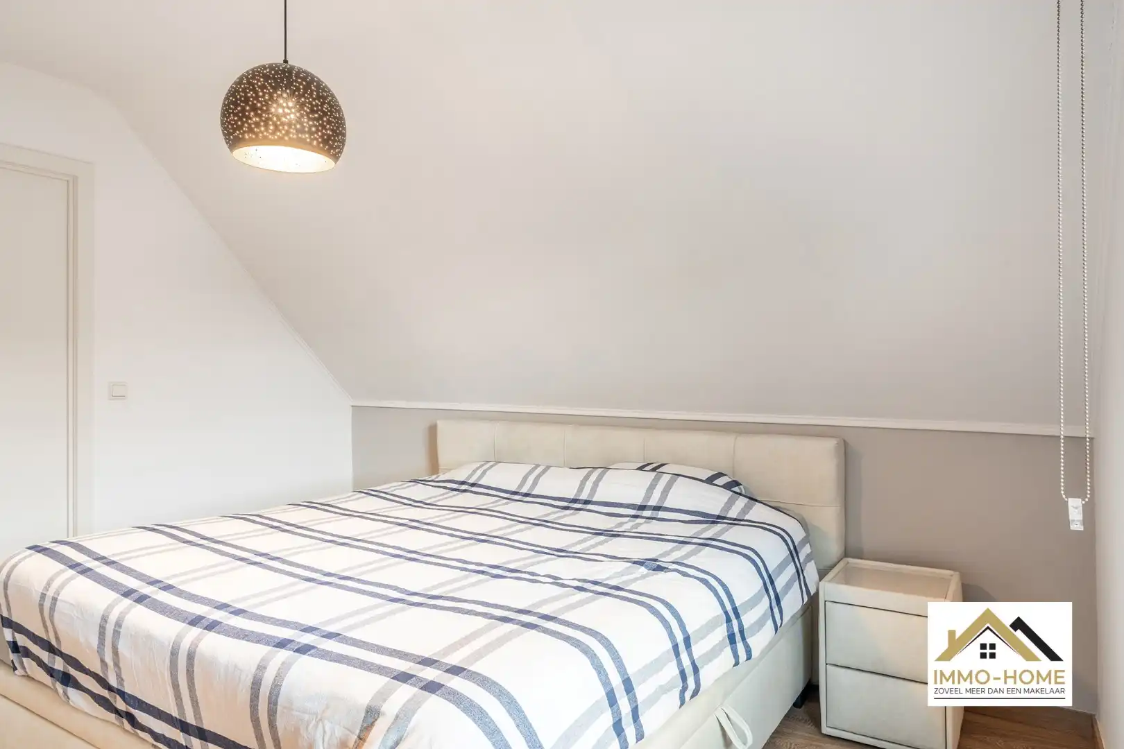 Prachtige HOB met zonnepanelen in een doodlopende straat! foto 24