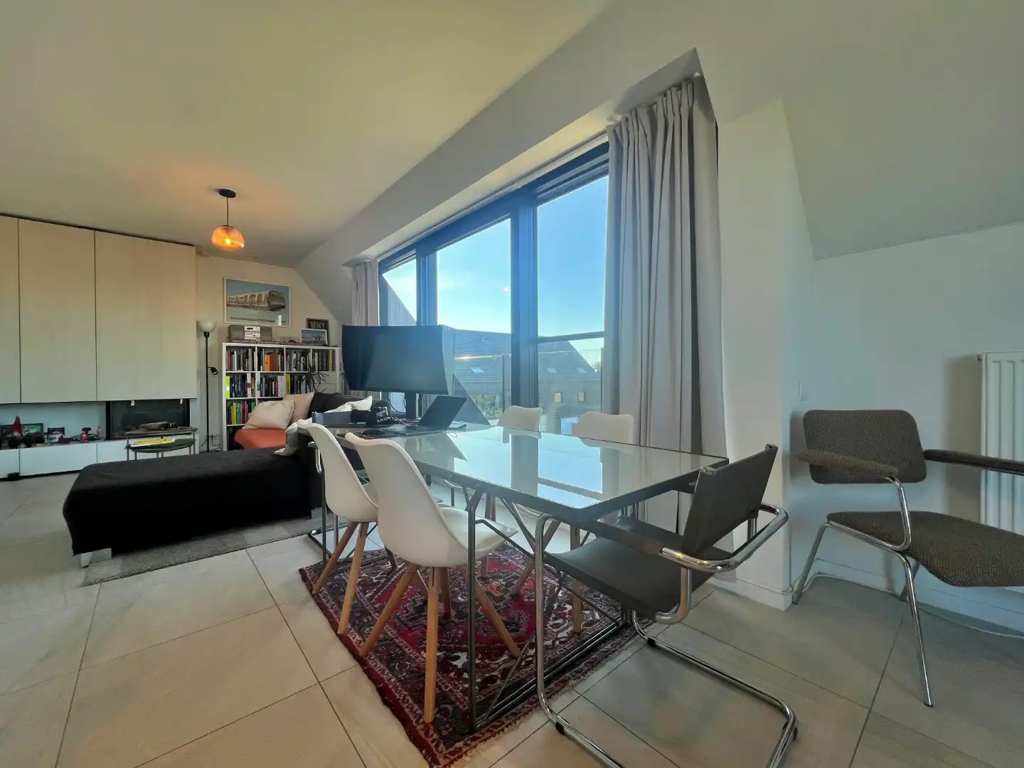 Recent 2-slaapkamer appartement met verschillende terrassen, een kelderberging en een parkeerplaats foto 2