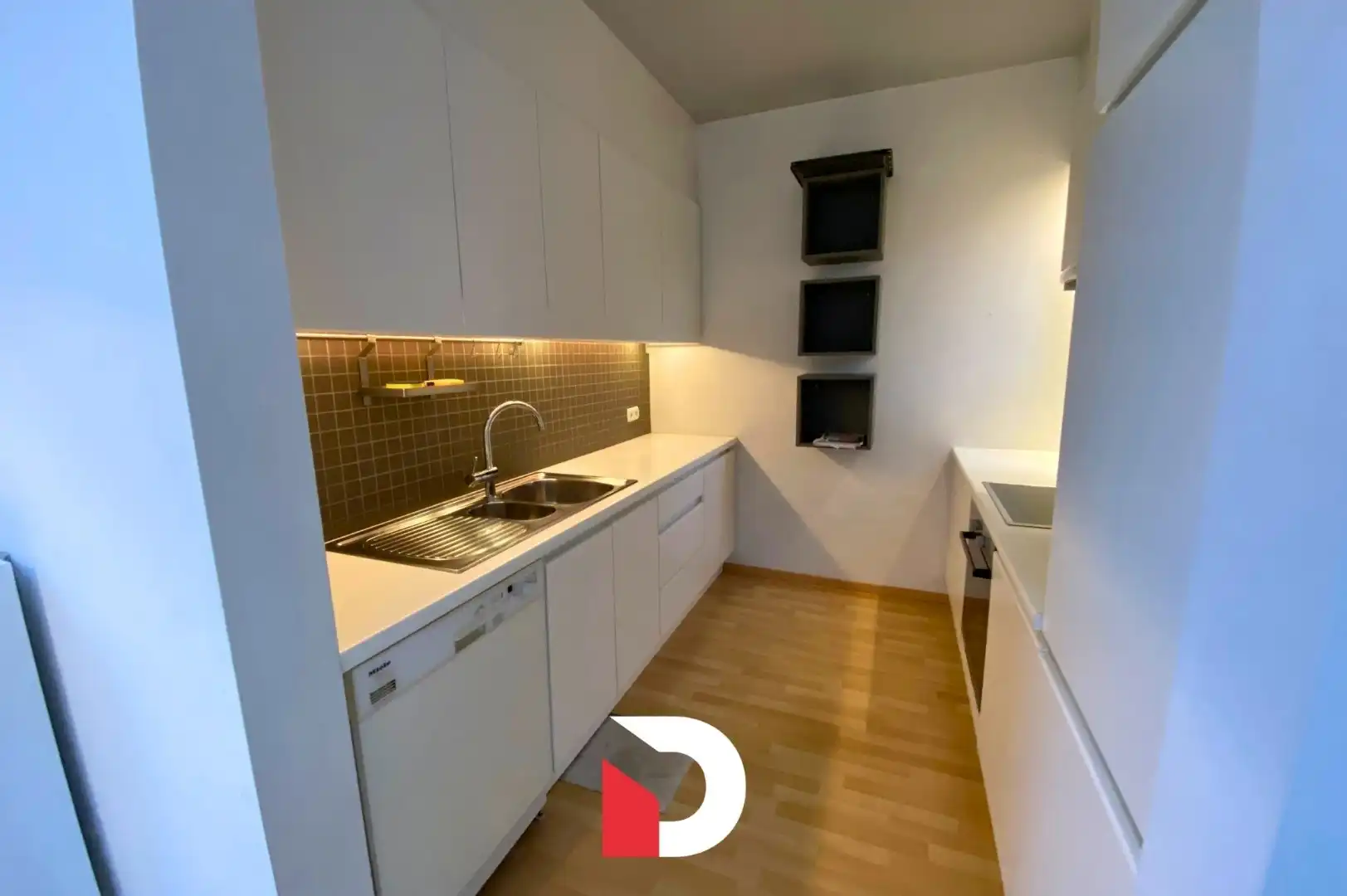 Lichtrijke woning met 3 slaapkamer, 2 badkamers, ruim terras in centrum Brugge foto 6