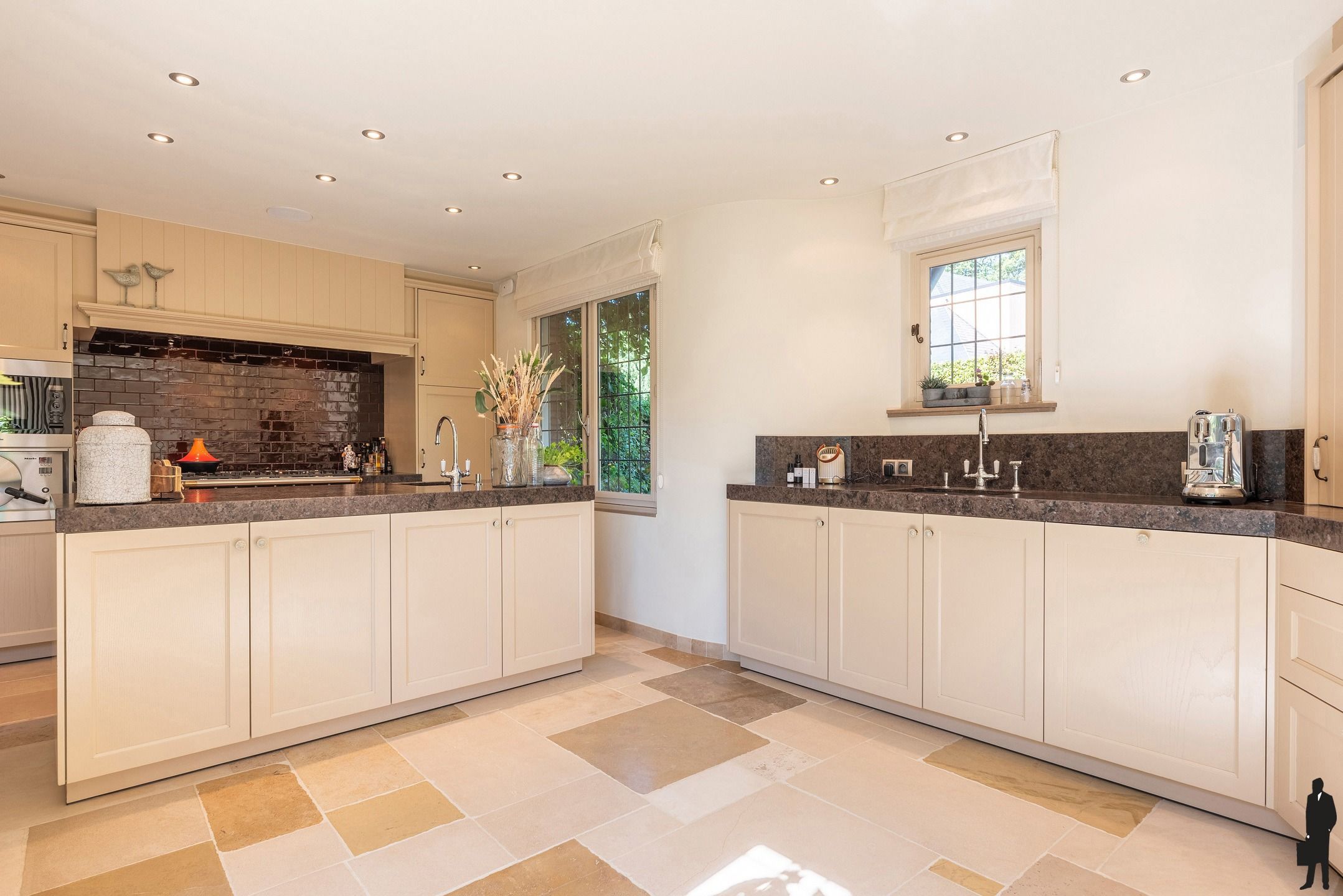 Karaktervilla op 1.560m² in hartje Oud-Turnhout  foto 9