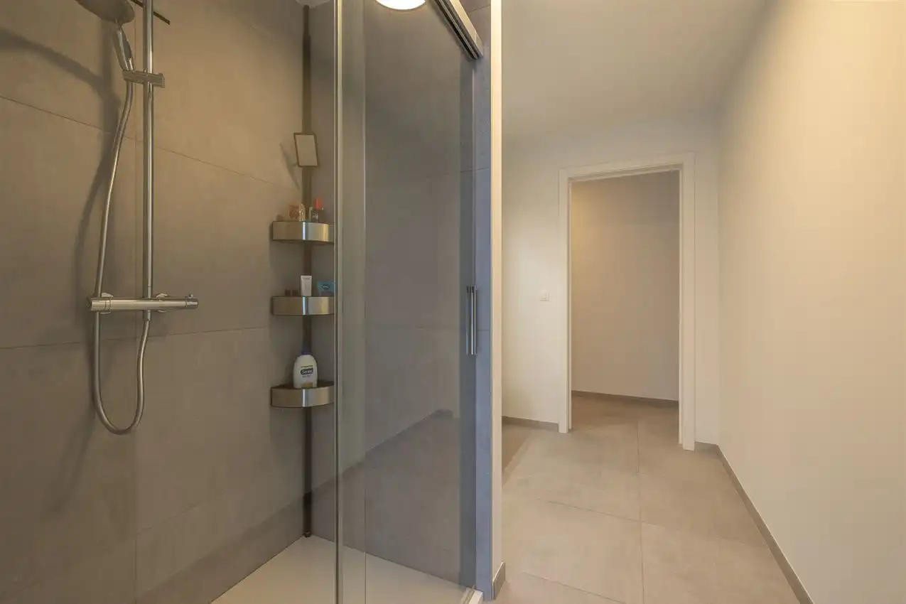 Instapklaar nieuwbouwappartment E20 foto 17