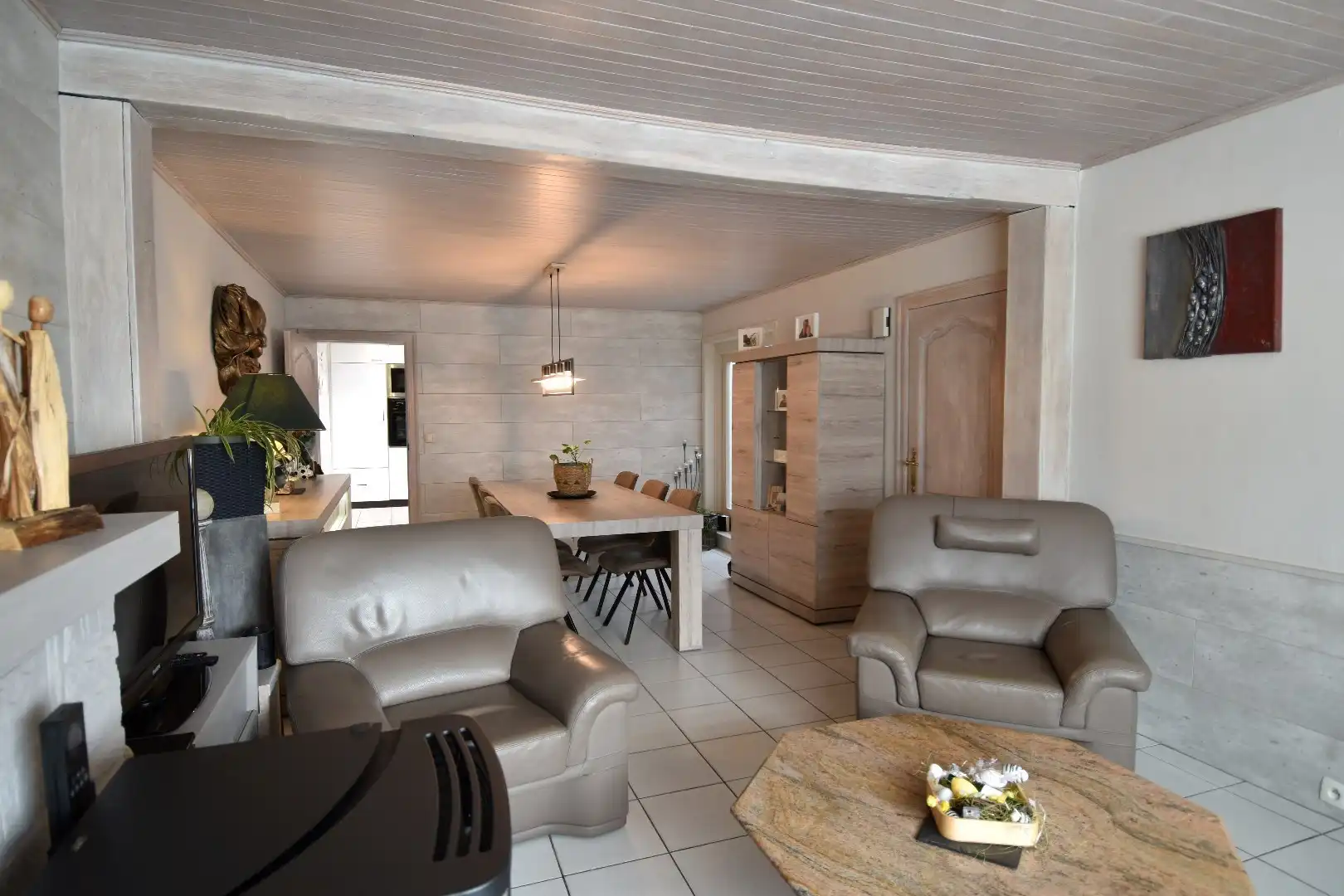 Mooie rijwoning met 2 slaapkamers, tuin en garage te koop in het gezellige Gullegem foto 5