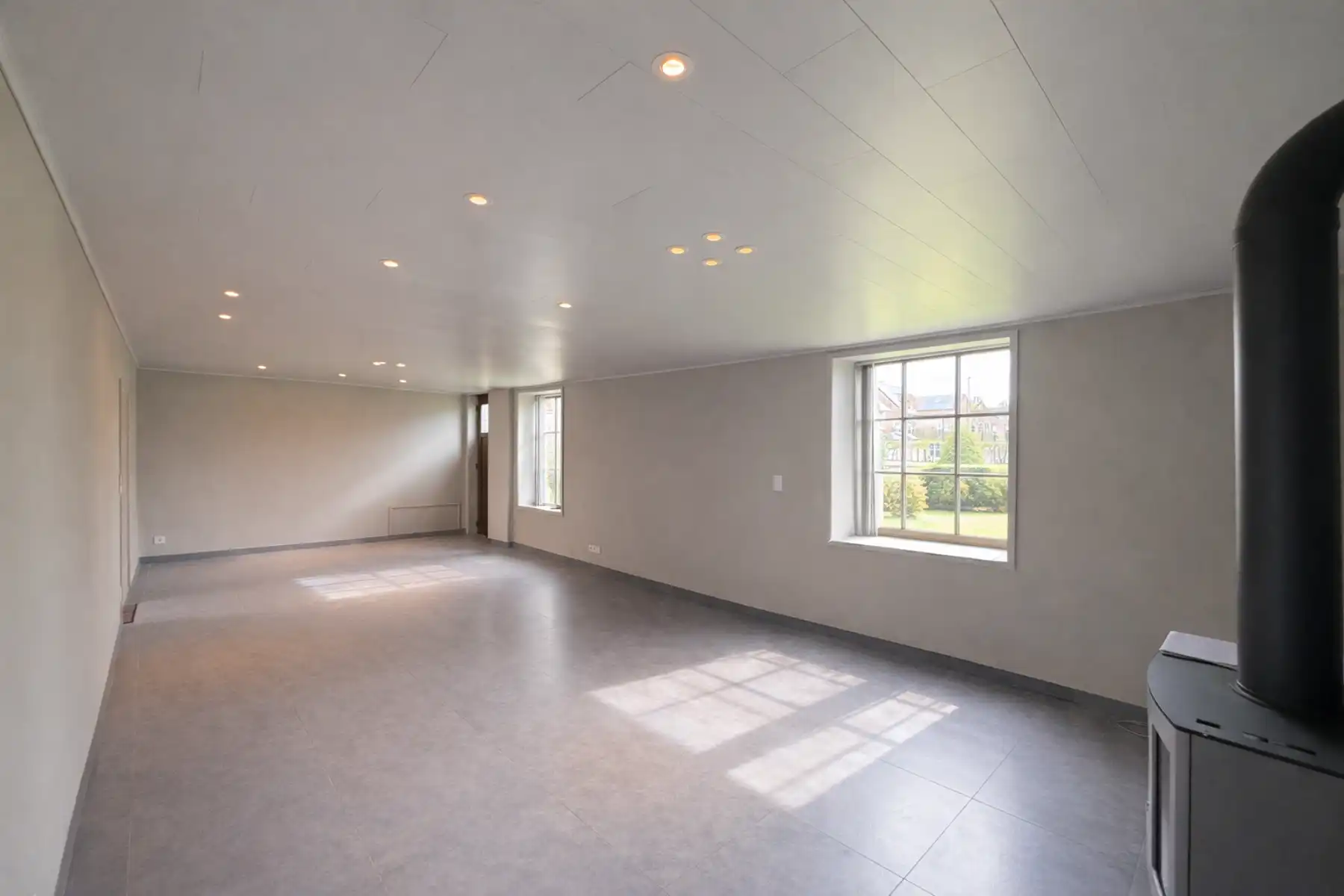 Gezellige woning met 2 slaapkamers en tuin foto 2