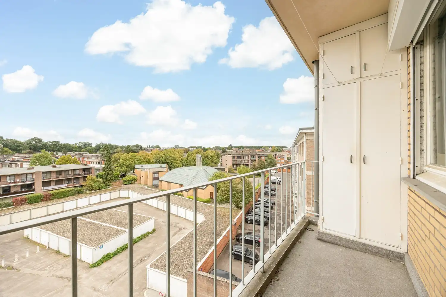 Ruim en lichtrijk 2-slaapkamerappartement met terras foto 13