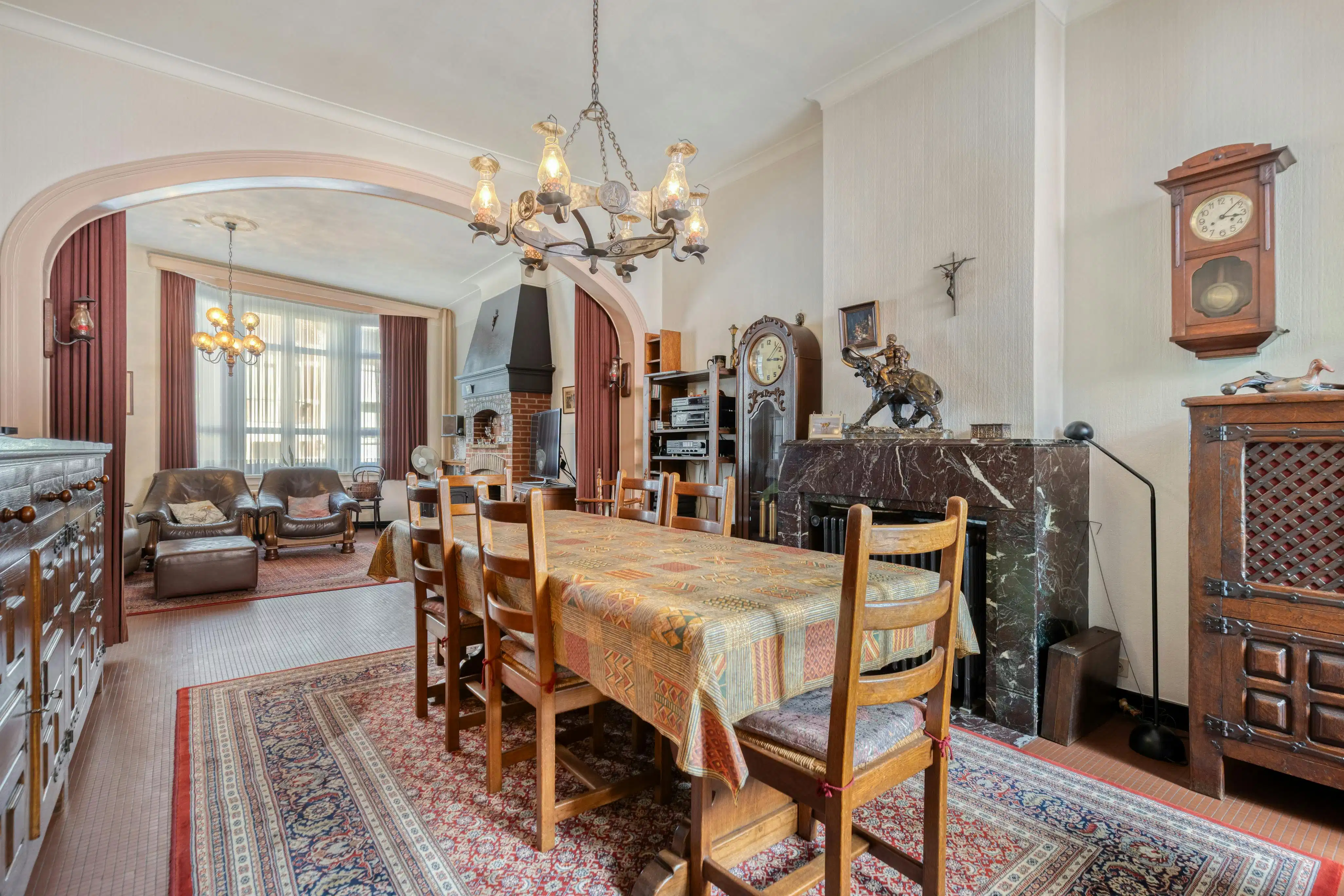 Charmant huis met ruime en zonnige tuin te koop in Merksem! foto 7