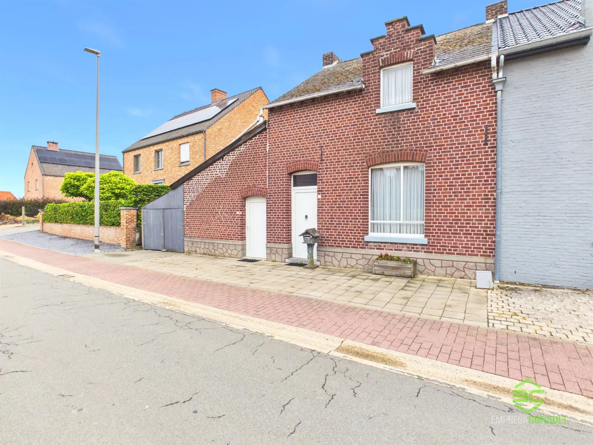 Centraal gelegen te renoveren woning in Kortenbos! foto 2