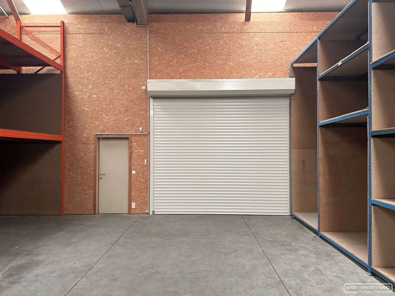 Opslagruimte van 186 m²&nbsp;te huur in Zwevegem foto 3