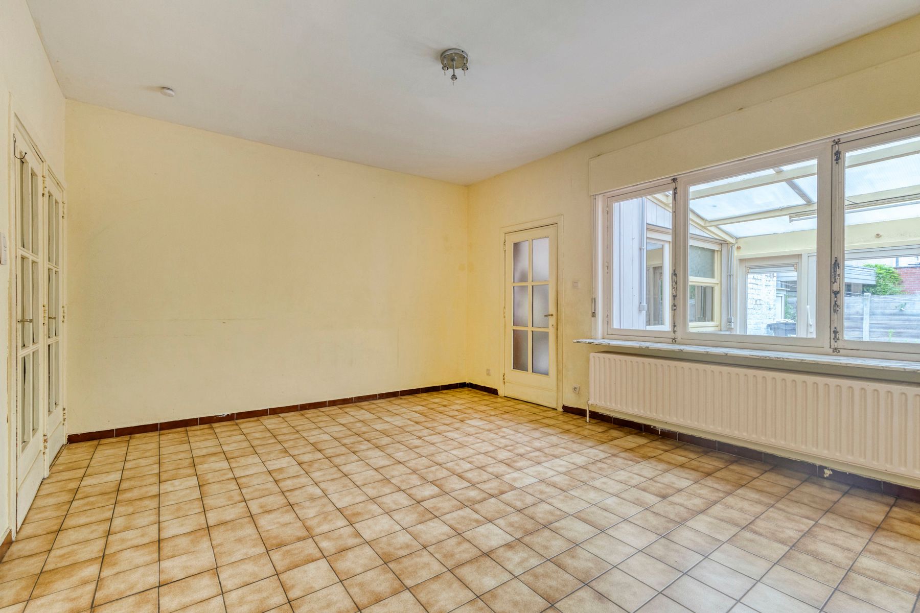 Centraal gelegen rijwoning met 4 slaapkamers foto 6