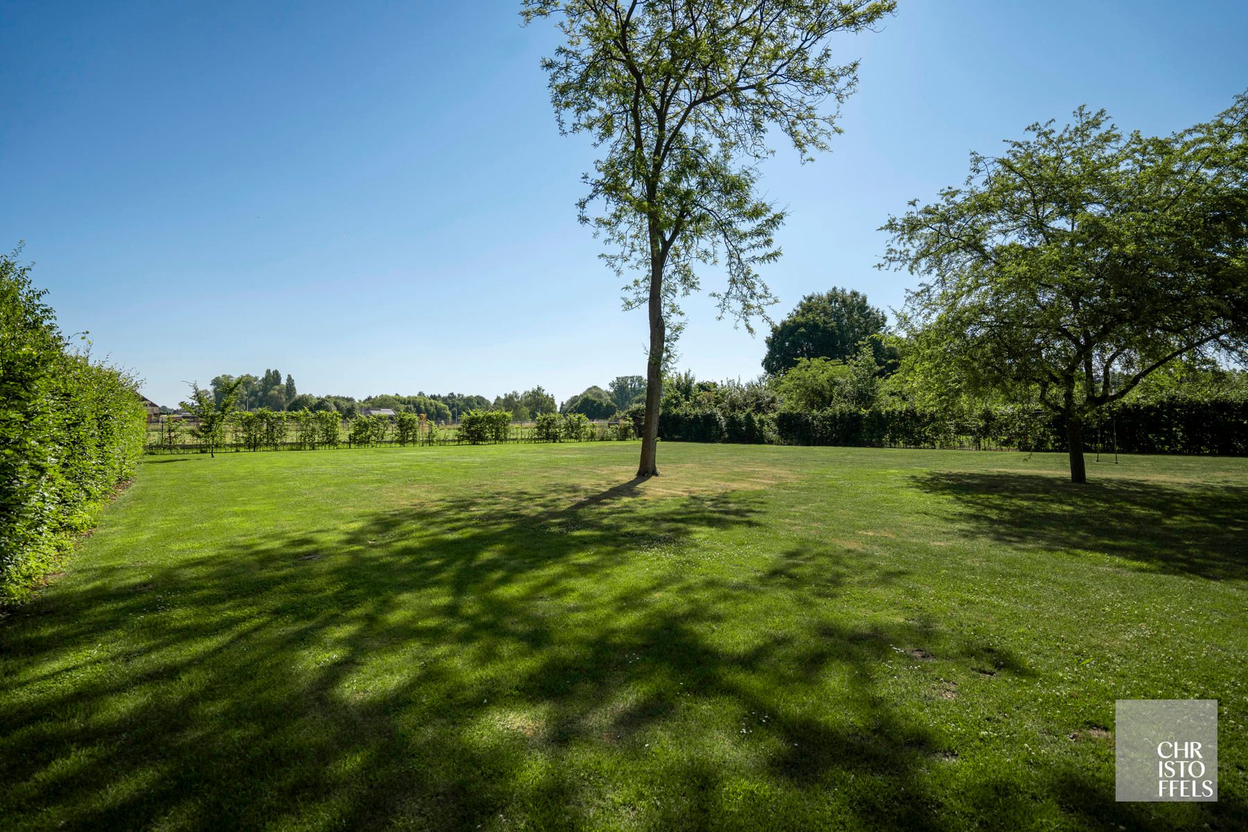 High-end gerenoveerde eigentijdse villa op een perceel van 4.379m² te Hasselt! foto 9