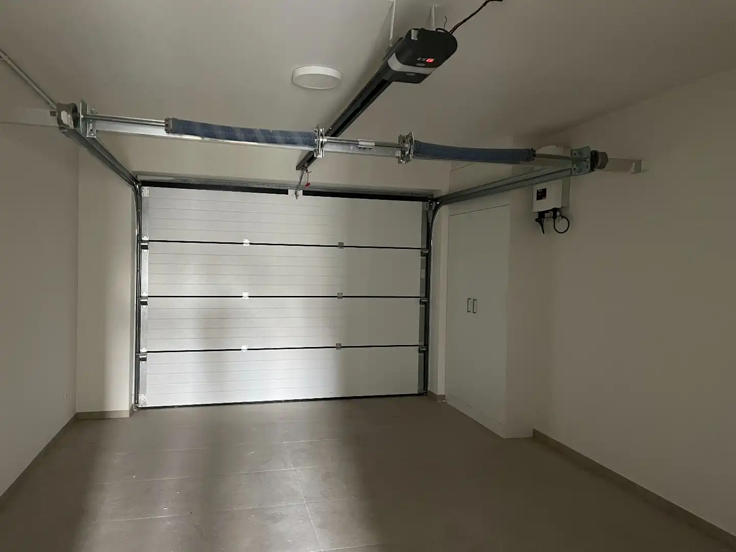 Zeer ruime moderne halfopen nieuwbouwwoning met tuin/terras en garage foto 16