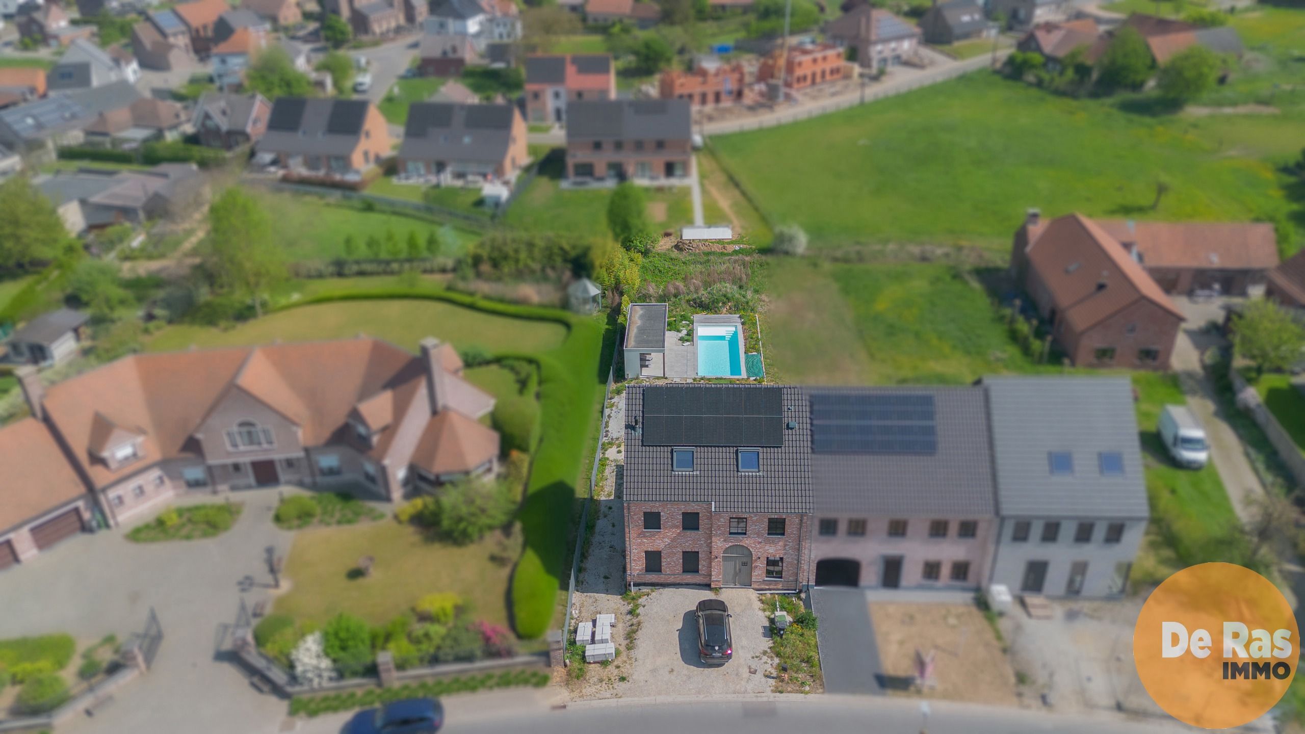 OTTERGEM - exclusieve eigendom met 4 slpk, tuin en zwembad! foto {{pictureIndex}}