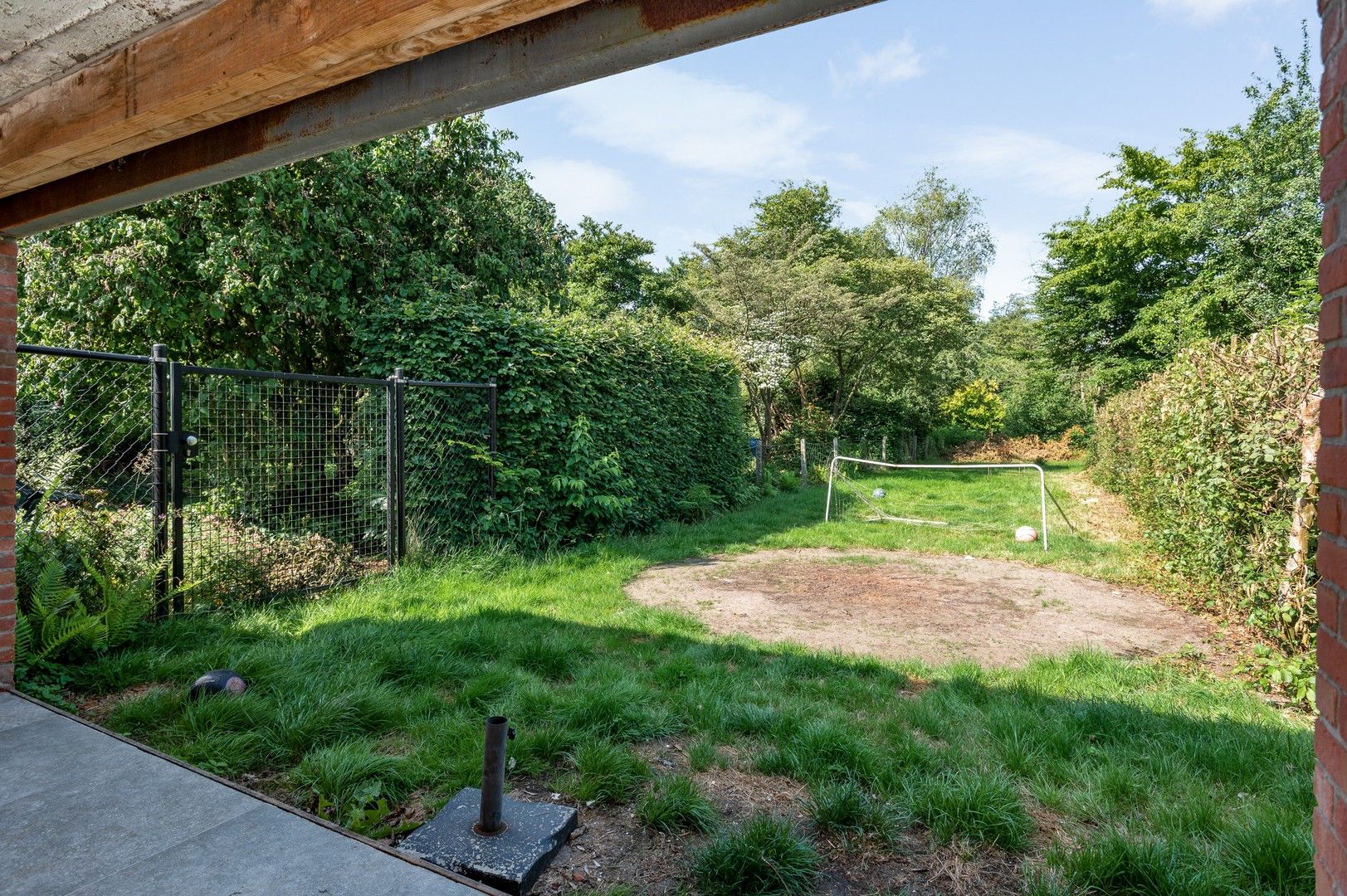 Gerenoveerde woning met 4 slpk, ruime tuin in rustige buurt foto 6