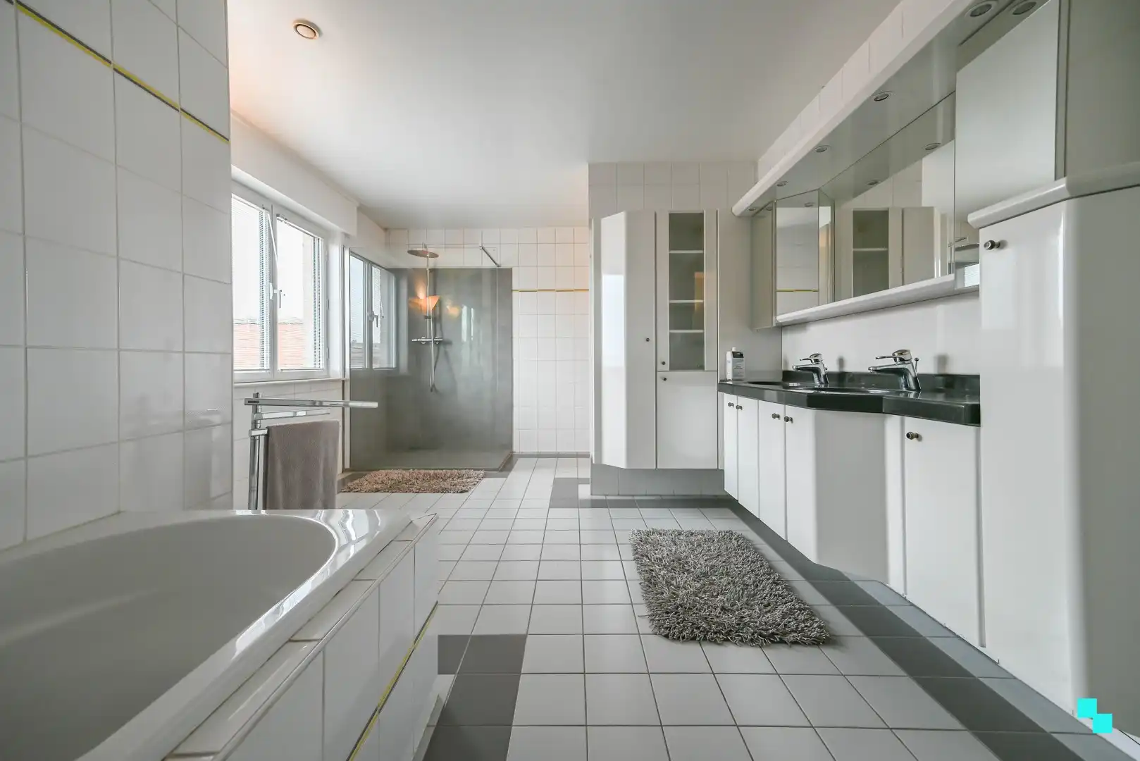 Bijzonder ruime handelswoning in centrum Lendelede foto 13