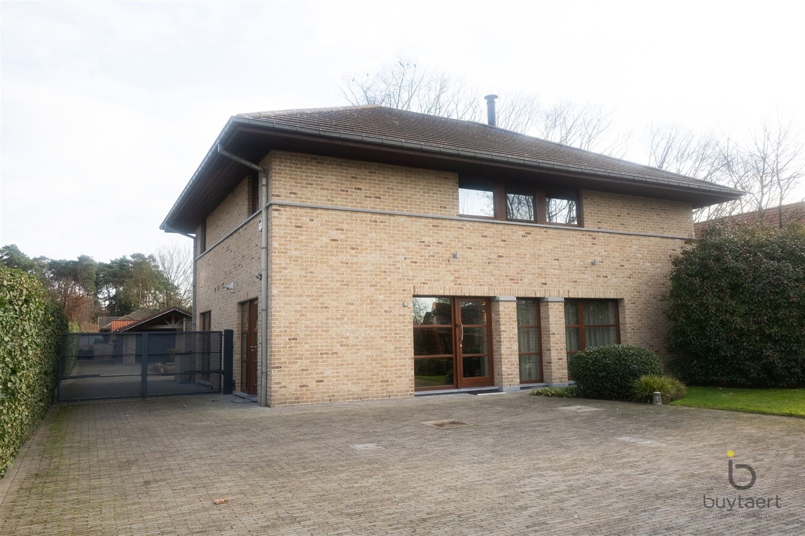 RUIMTE, RUST EN ONTSPANNING: MODERNE VILLA MET ZWEMBAD, SAUNA EN JACUZZI foto 45
