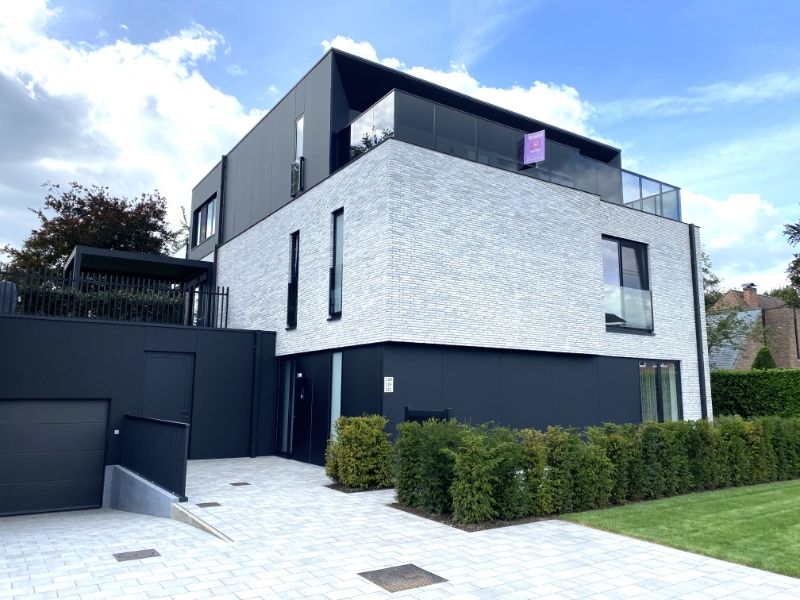 NIEUWBOUW BEMEUBELD LUXE DAKAPPERTEMENT (+-94m²) met 2 terrassen, garage foto 2