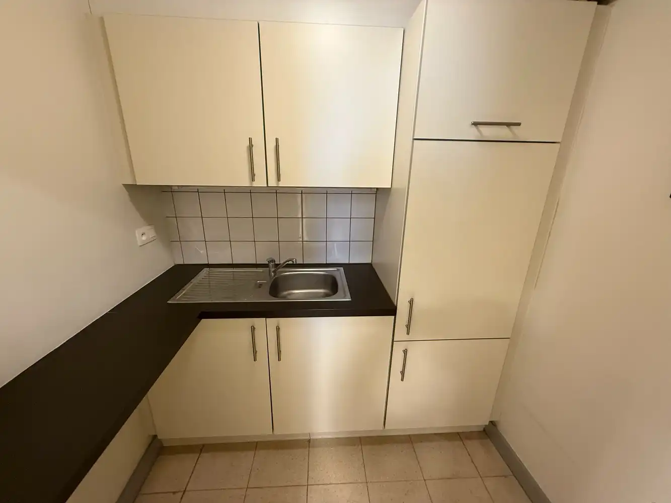 Kantoorruimte/ handelspand te huur – vlot bereikbaar en uitstekend zichtbaar! foto 7