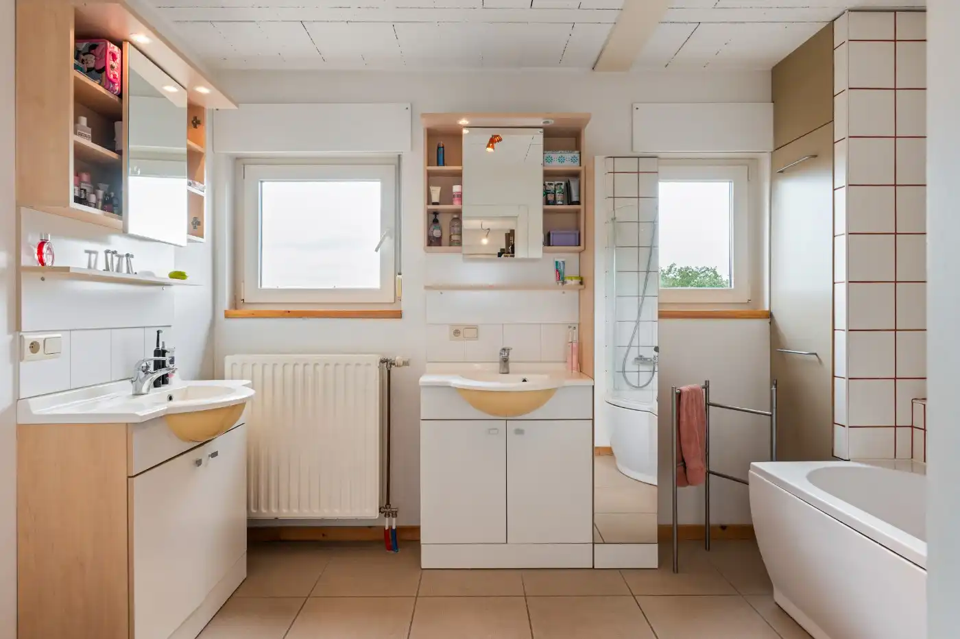 Centraal gelegen, ruime woning met 3 slpk. en tuin foto 17