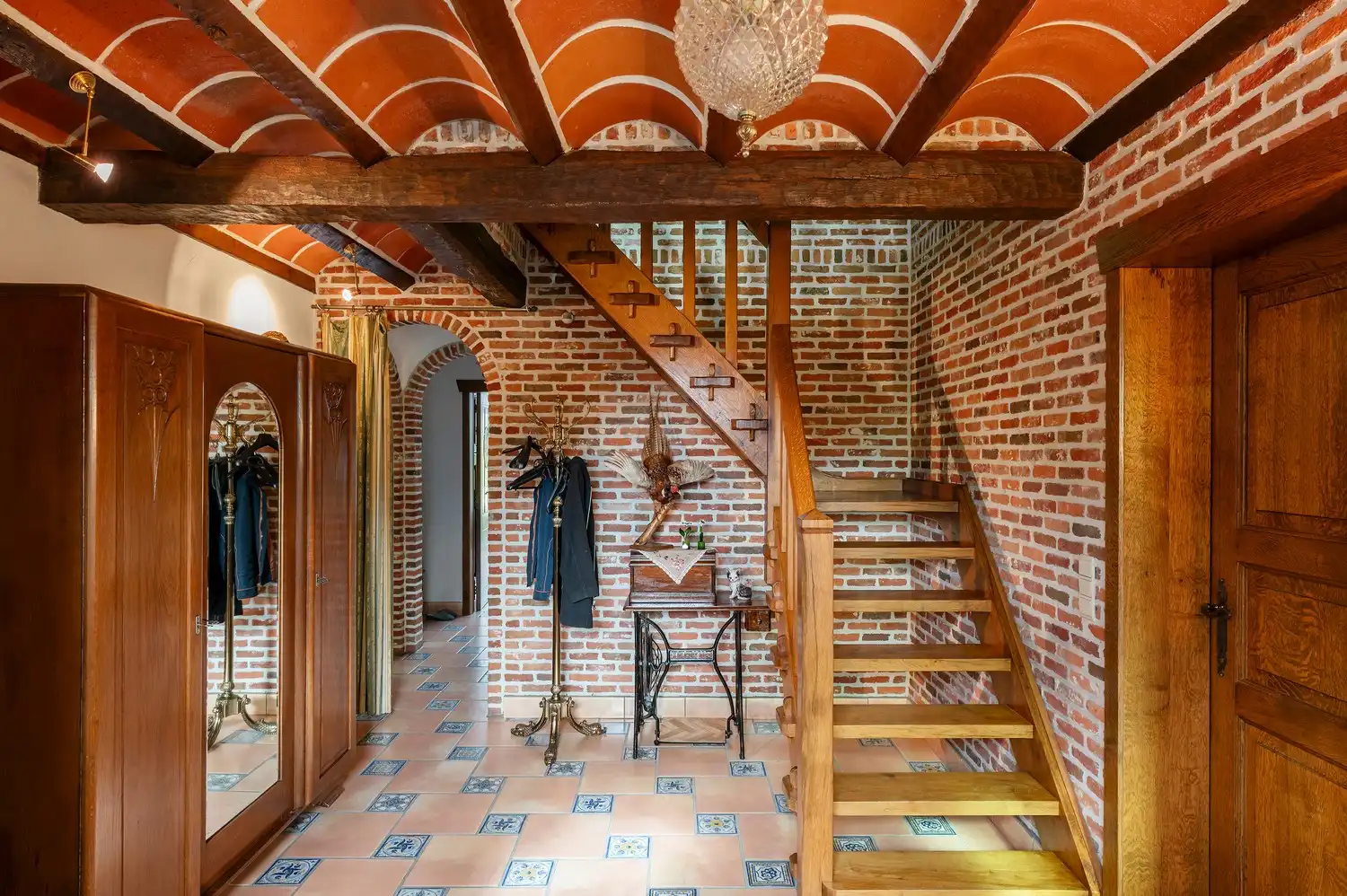 Ruime woning | 6 slpks | grote tuin foto 6