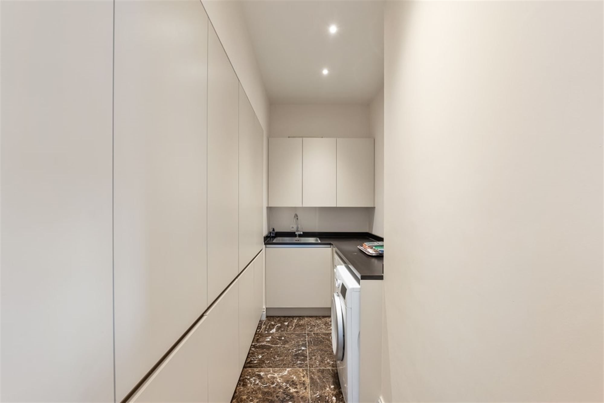 LUXUEUS APPARTEMENT VAN 365M² MET AFWERKING VAN HOOGSTE KWALITEIT IN TONGEREN foto 13